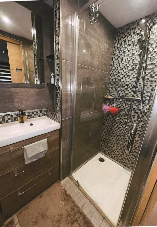 Maison T6 à Aulnay-Sous-Bois de 149 m² en vente aux enchères à 80 000 € 