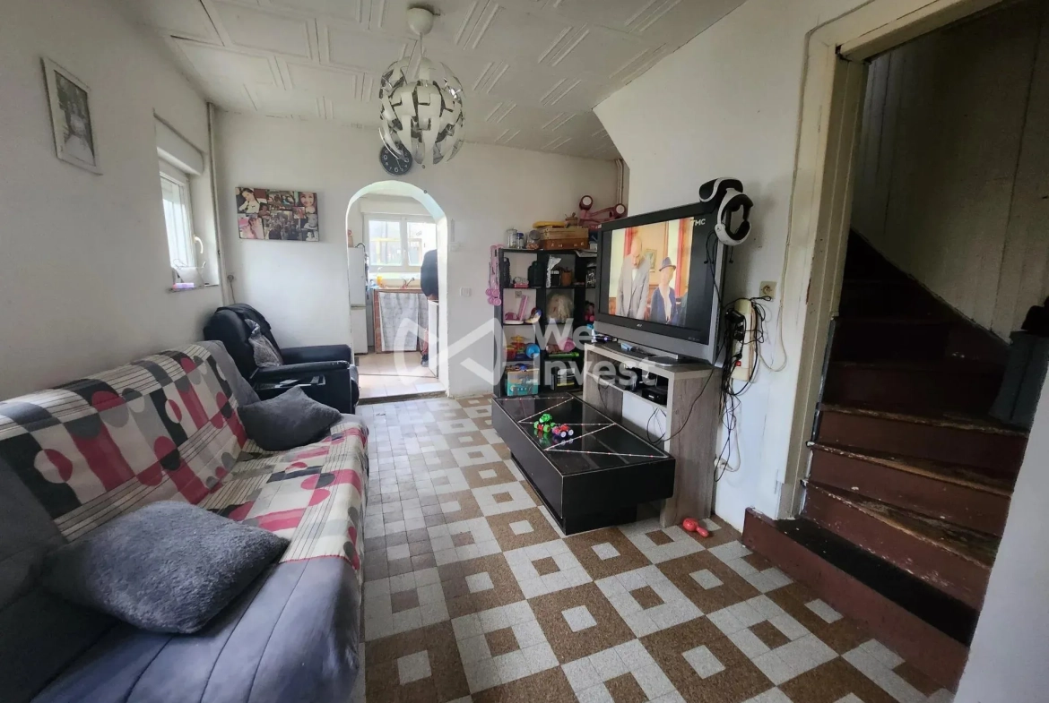Maison semi-mitoyenne à vendre à Glageon, idéale pour investissement locatif 