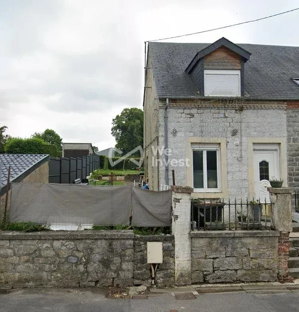 Maison semi-mitoyenne à vendre à Glageon, idéale pour investissement locatif 