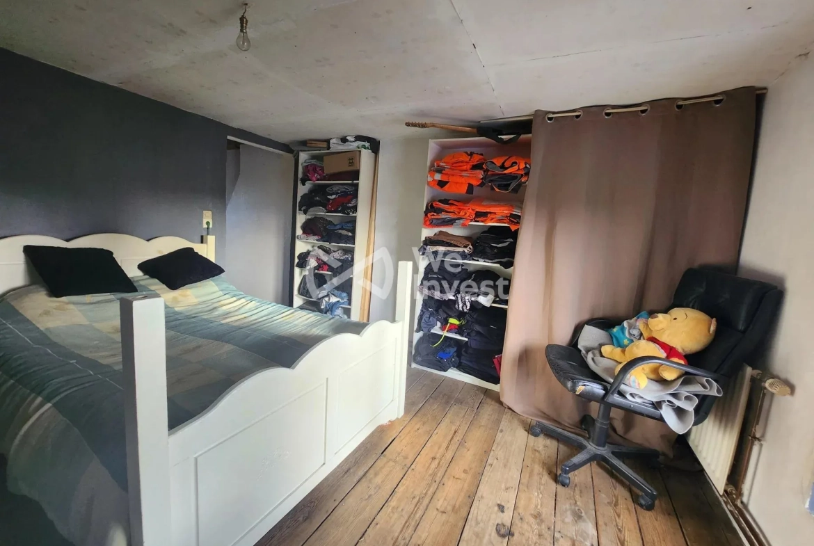 Maison semi-mitoyenne à vendre à Glageon, idéale pour investissement locatif 