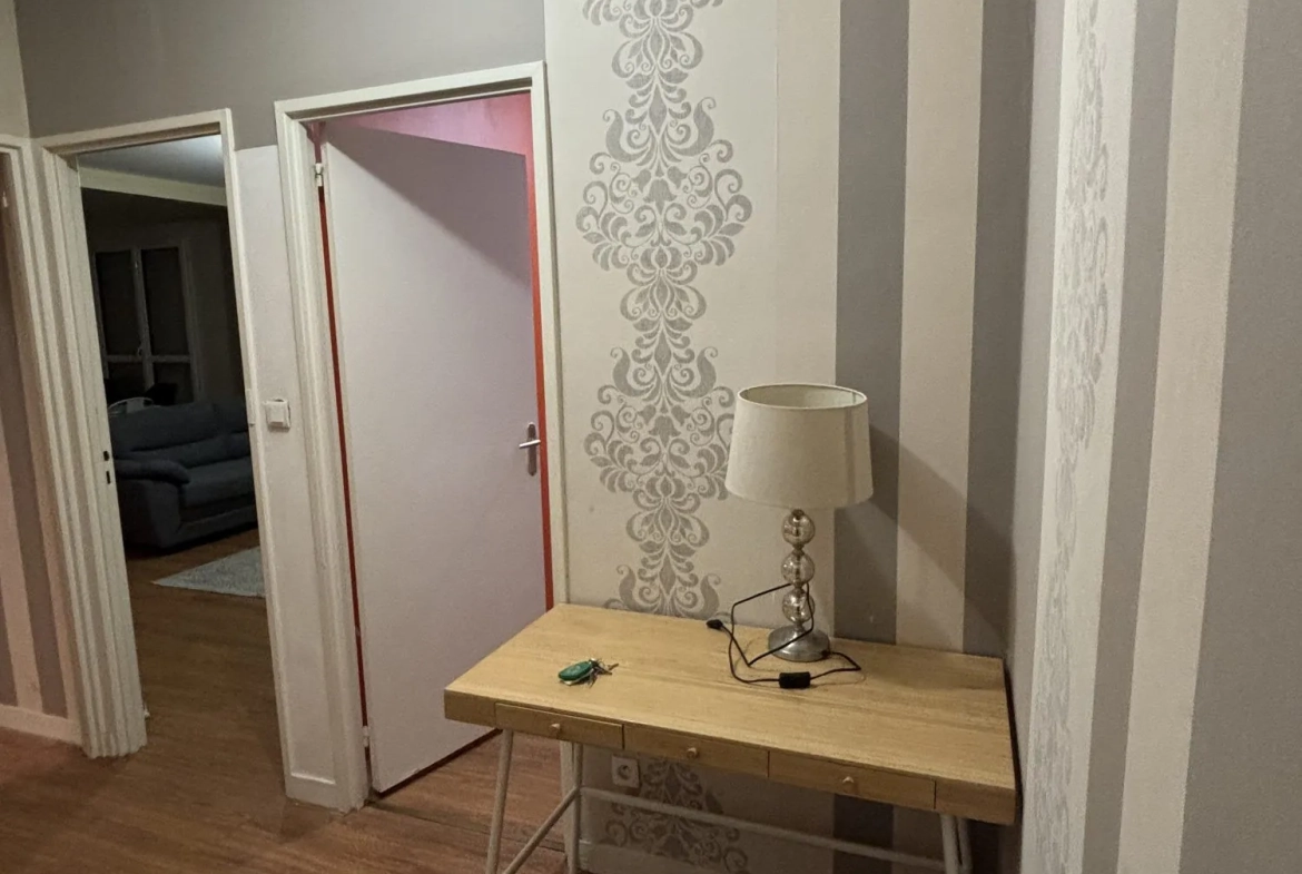 Appartement T2/3 meublé à vendre à Chartres, parfait pour investisseur ou résident 