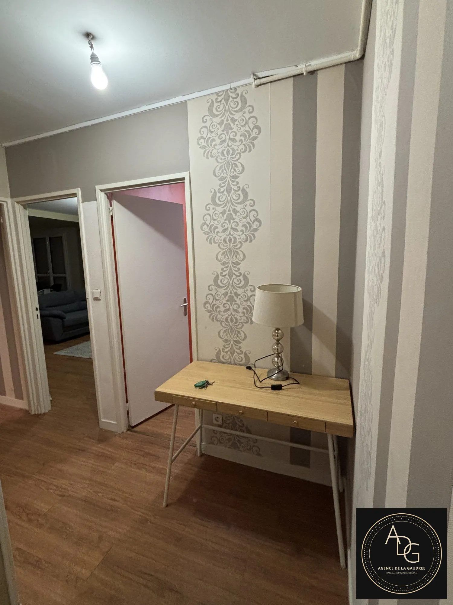 Appartement T2/3 meublé à vendre à Chartres, parfait pour investisseur ou résident 