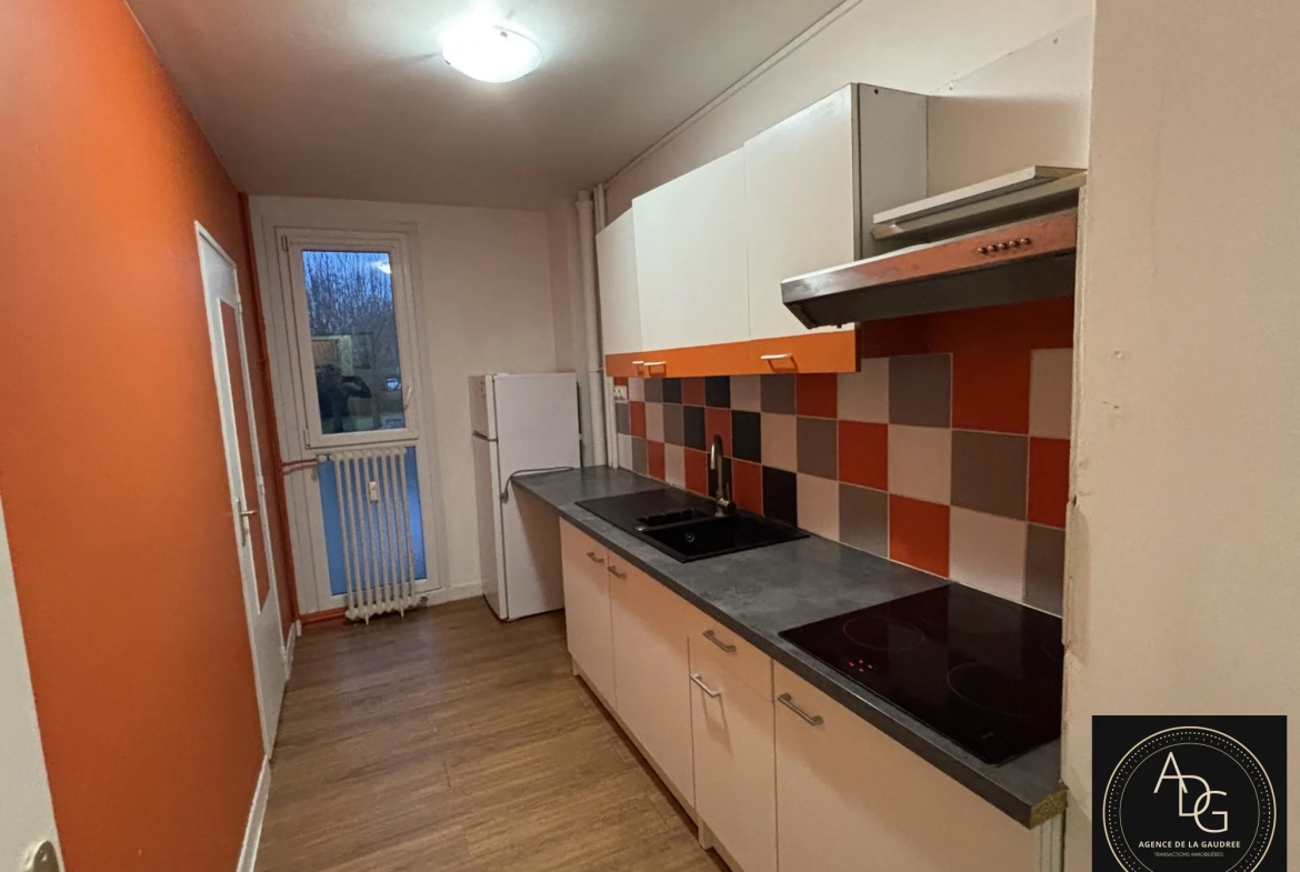 Appartement T2/3 meublé à vendre à Chartres, parfait pour investisseur ou résident 