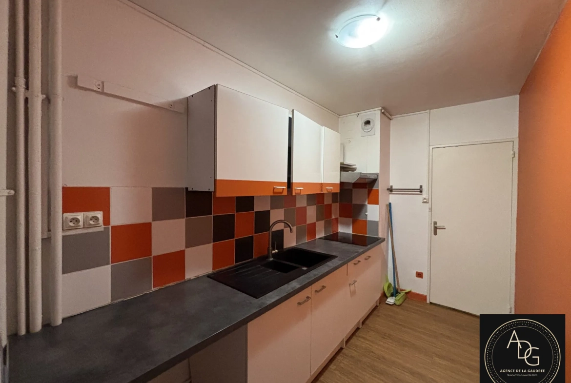 Appartement T2/3 meublé à vendre à Chartres, parfait pour investisseur ou résident 