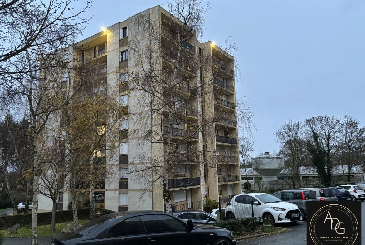 Appartement T2/3 meublé à vendre à Chartres, parfait pour investisseur ou résident 