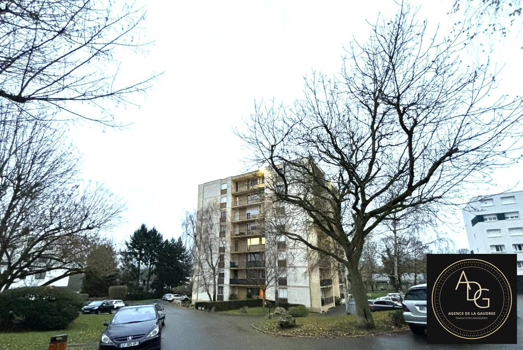 Appartement T2/3 meublé à vendre à Chartres, parfait pour investisseur ou résident 