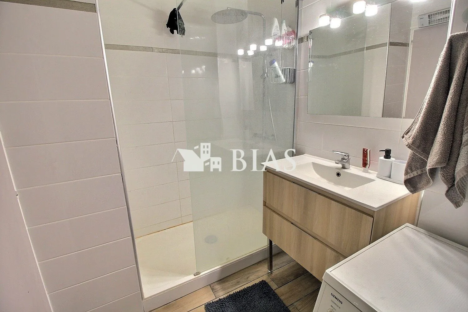 Appartement T4 lumineux de 75,96 m² avec balcon et cave à Bihorel 