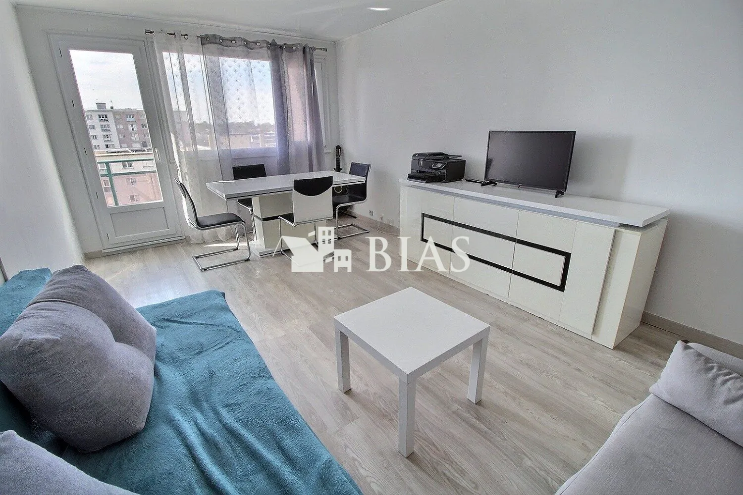Appartement T4 lumineux de 75,96 m² avec balcon et cave à Bihorel 