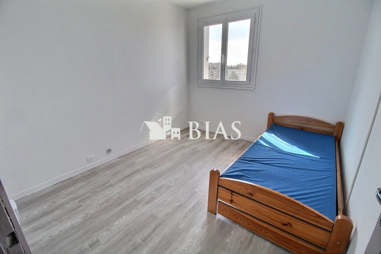 Appartement T4 lumineux de 75,96 m² avec balcon et cave à Bihorel 