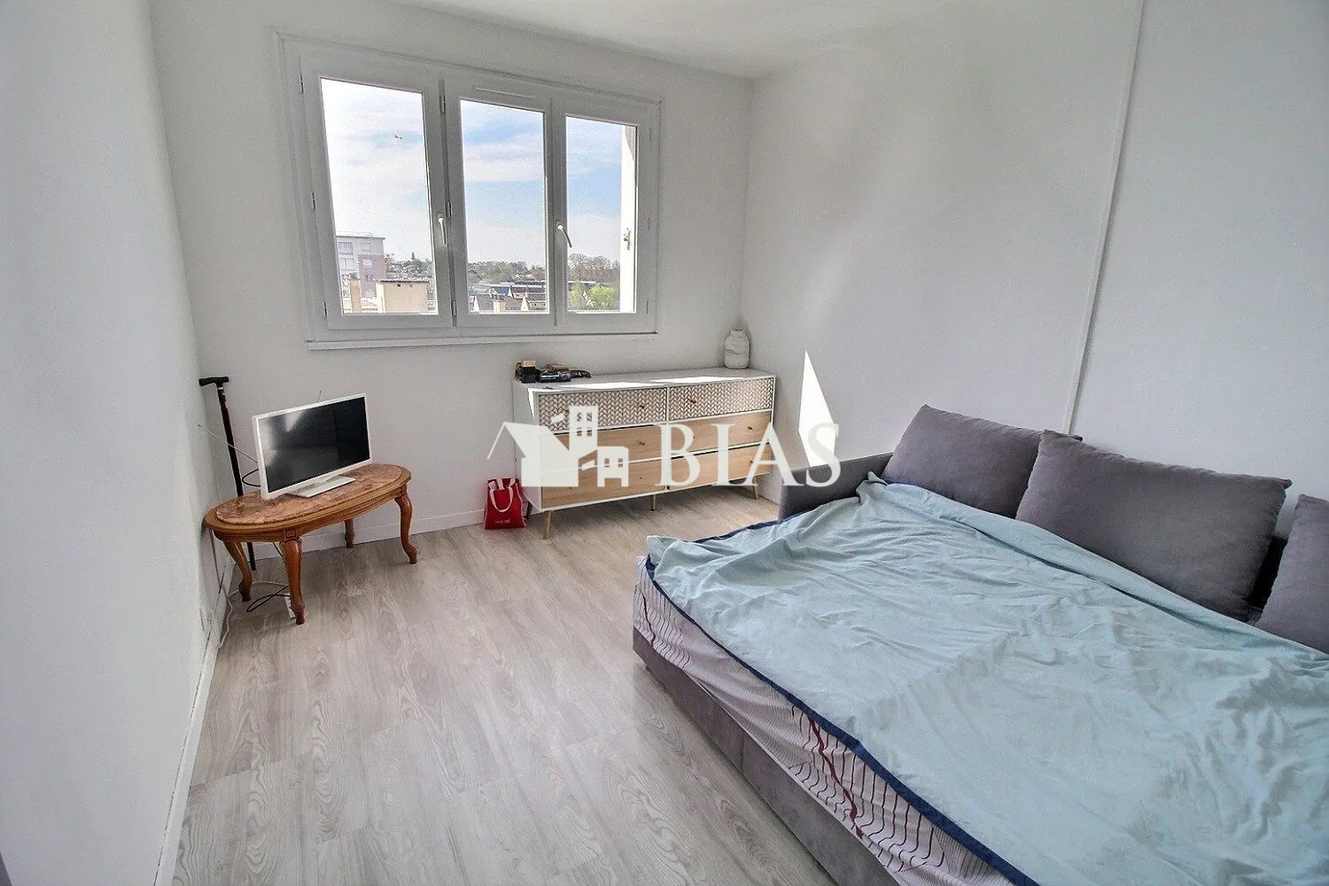Appartement T4 lumineux de 75,96 m² avec balcon et cave à Bihorel 