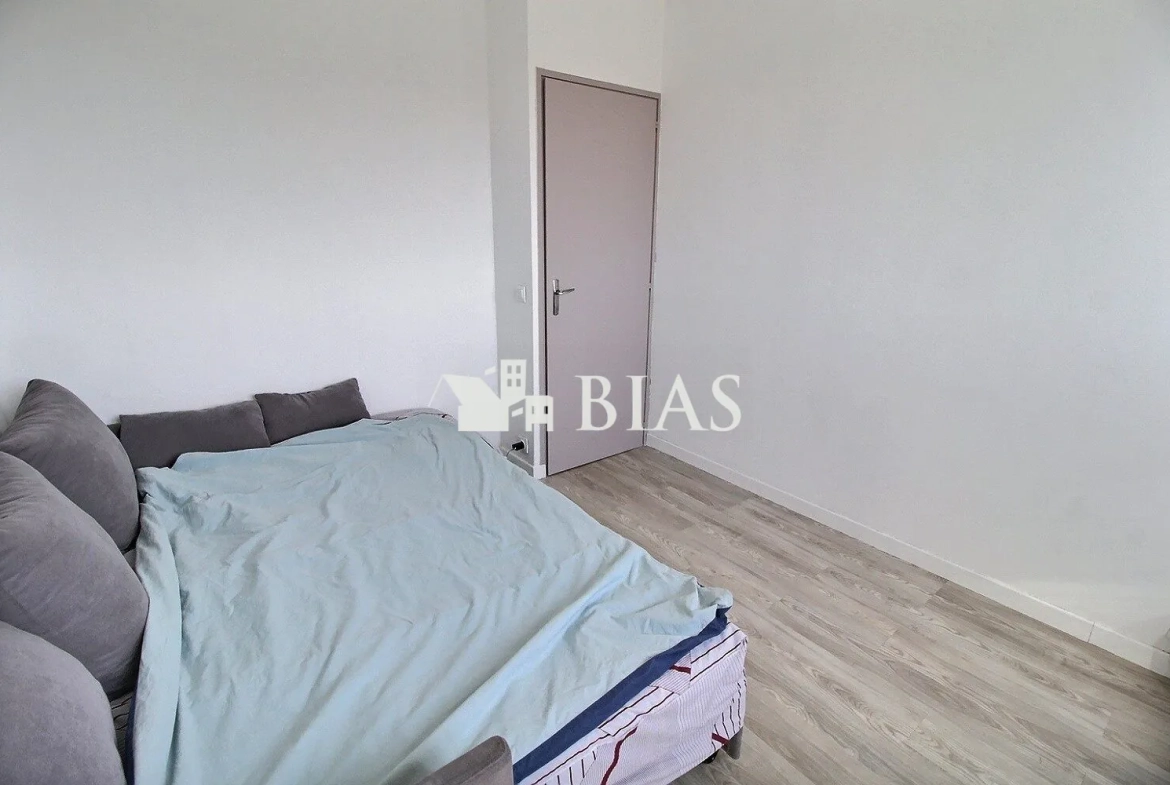 Appartement T4 lumineux de 75,96 m² avec balcon et cave à Bihorel 