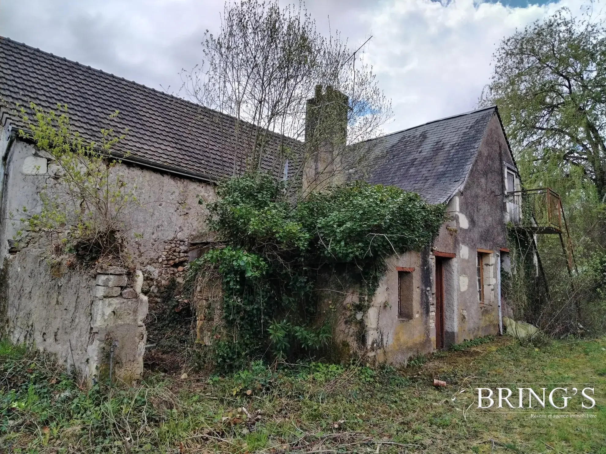 Terrain à bâtir de 885 m² aux Essards, zone protégée ABF, à 13 min de Langeais 