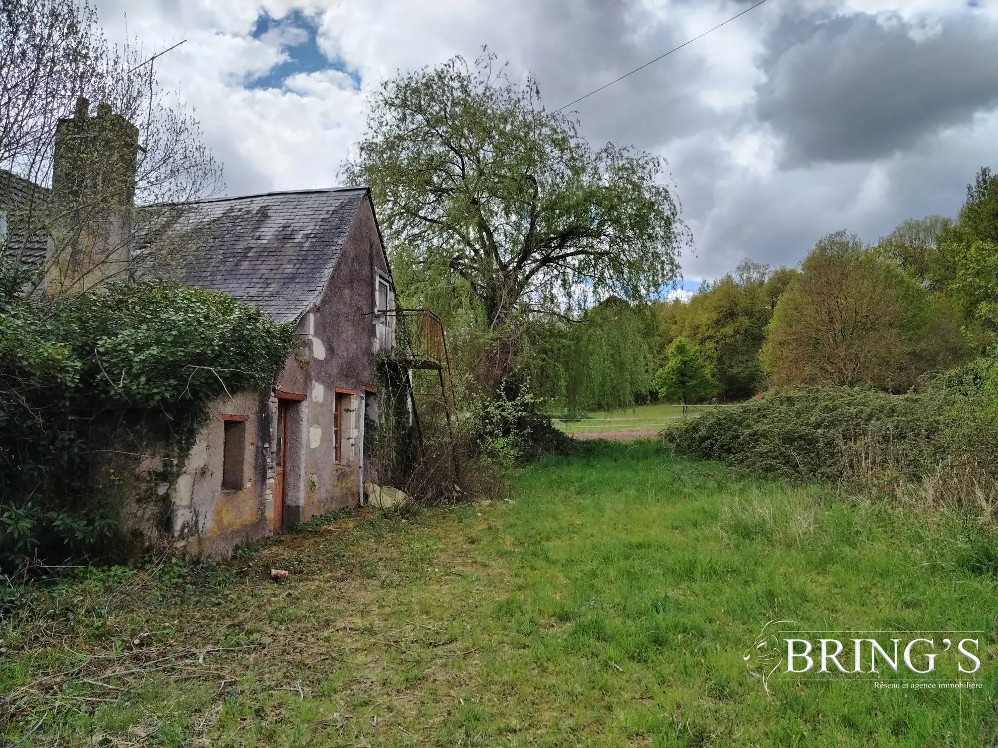 Terrain à bâtir de 885 m² aux Essards, zone protégée ABF, à 13 min de Langeais 