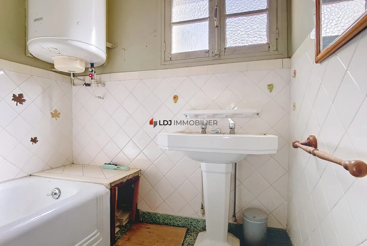 Maison de charme avec vue imprenable à Arles-sur-Tech à rénover 