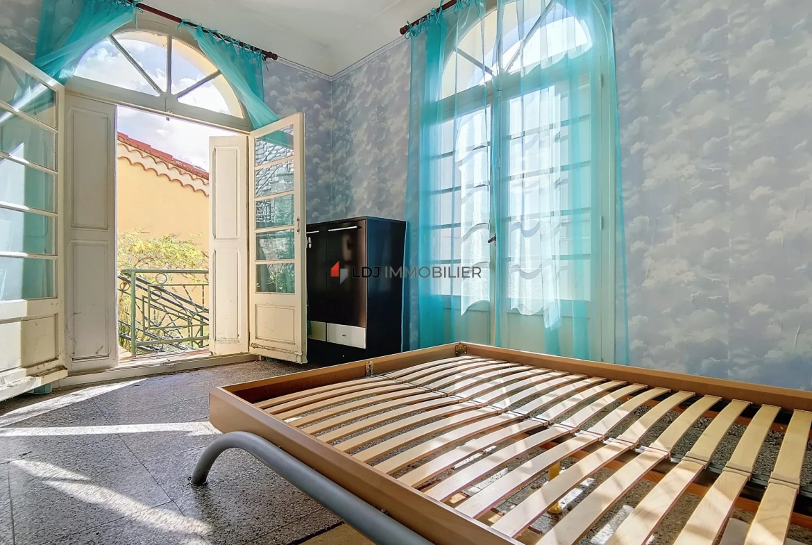 Maison de charme avec vue imprenable à Arles-sur-Tech à rénover 