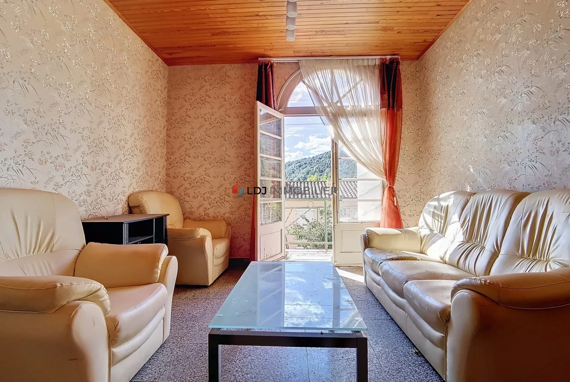 Maison de charme avec vue imprenable à Arles-sur-Tech à rénover 