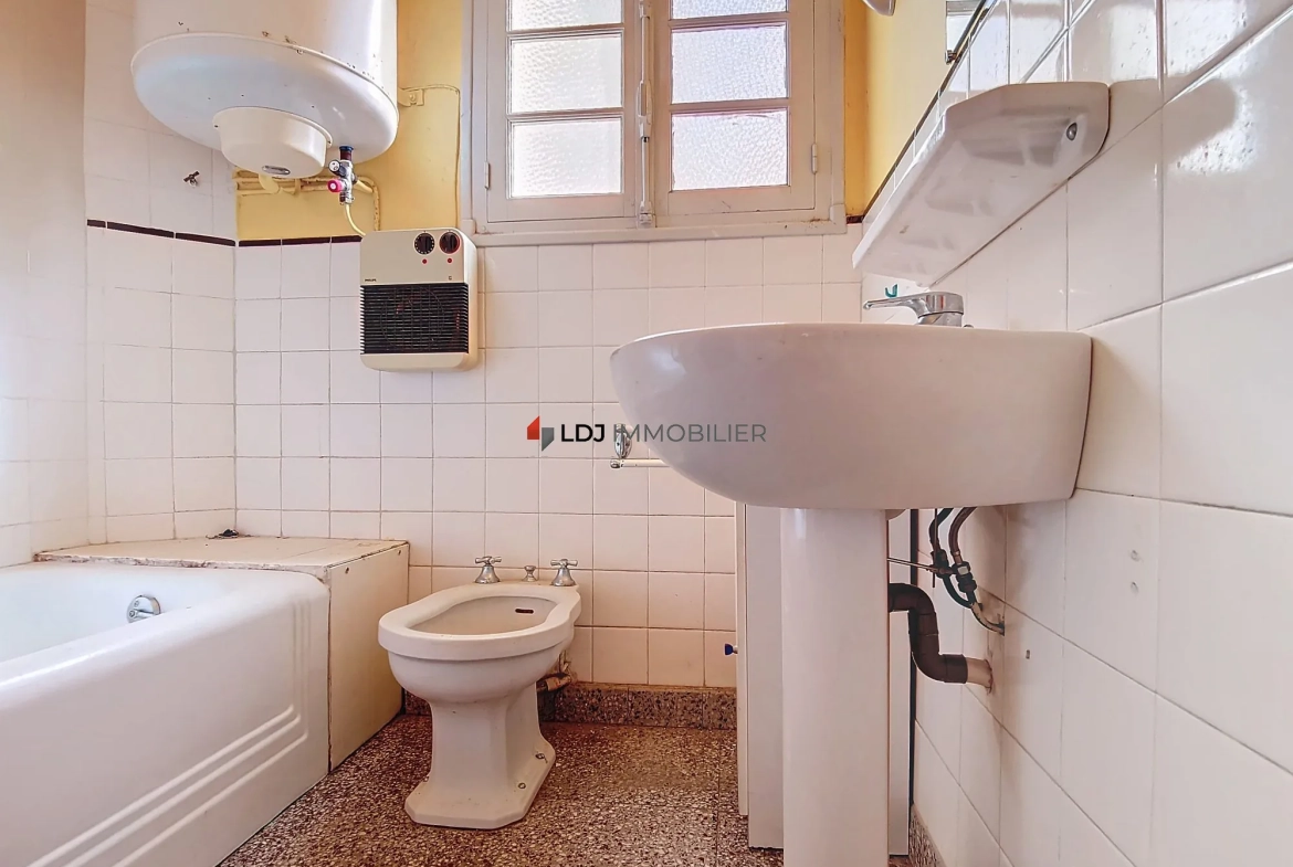 Maison de charme avec vue imprenable à Arles-sur-Tech à rénover 