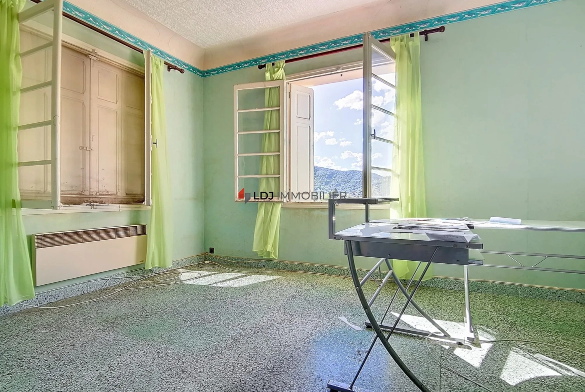 Maison de charme avec vue imprenable à Arles-sur-Tech à rénover 