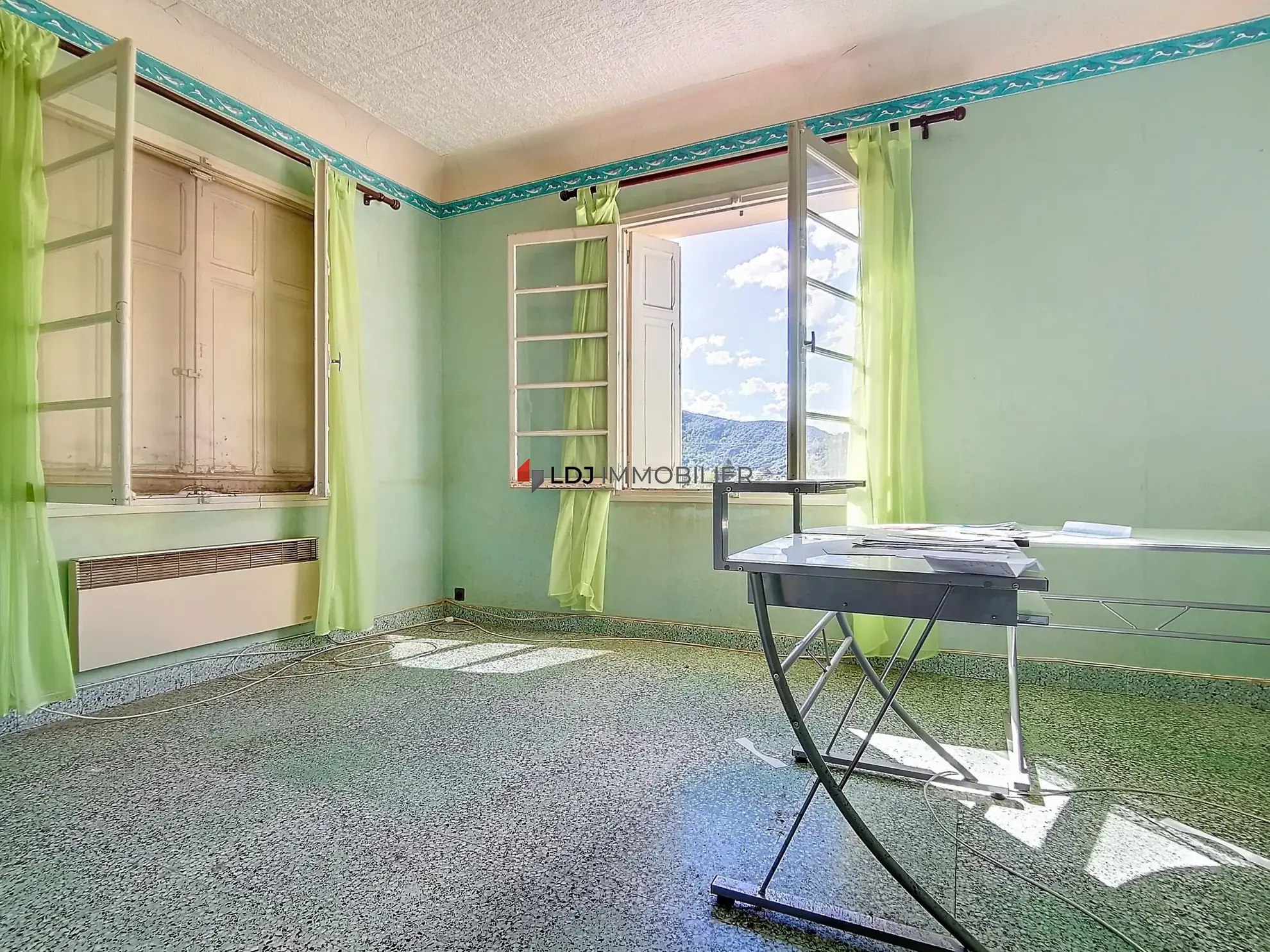 Maison de charme avec vue imprenable à Arles-sur-Tech à rénover 