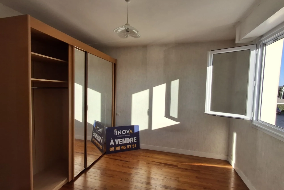 Appartement T3 avec cave et stationnement à Lorient - Résidence de 1980 