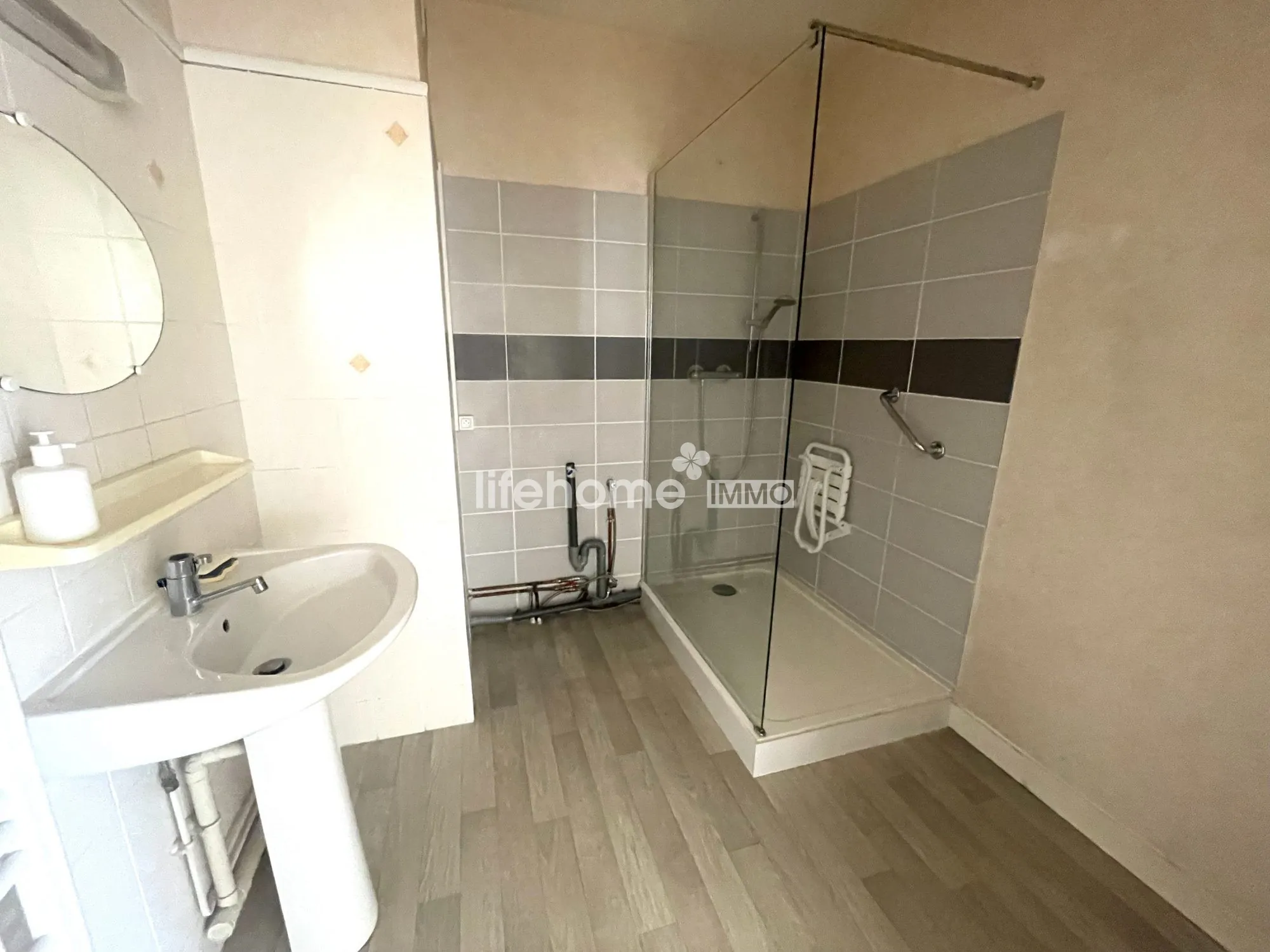 Charmant appartement T2 dans résidence senior à Châteauroux, idéal investissement sécurisé 