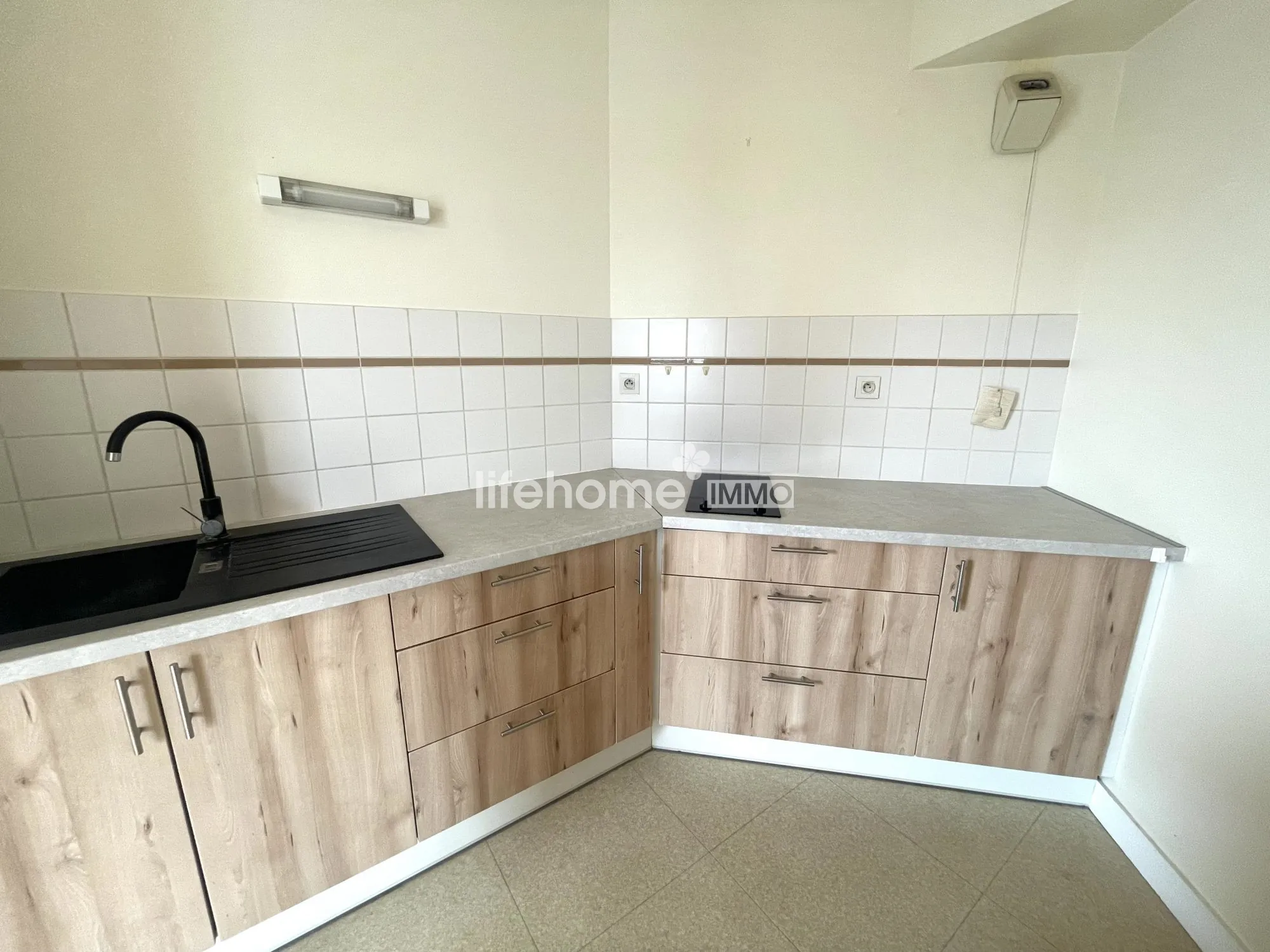 Charmant appartement T2 dans résidence senior à Châteauroux, idéal investissement sécurisé 