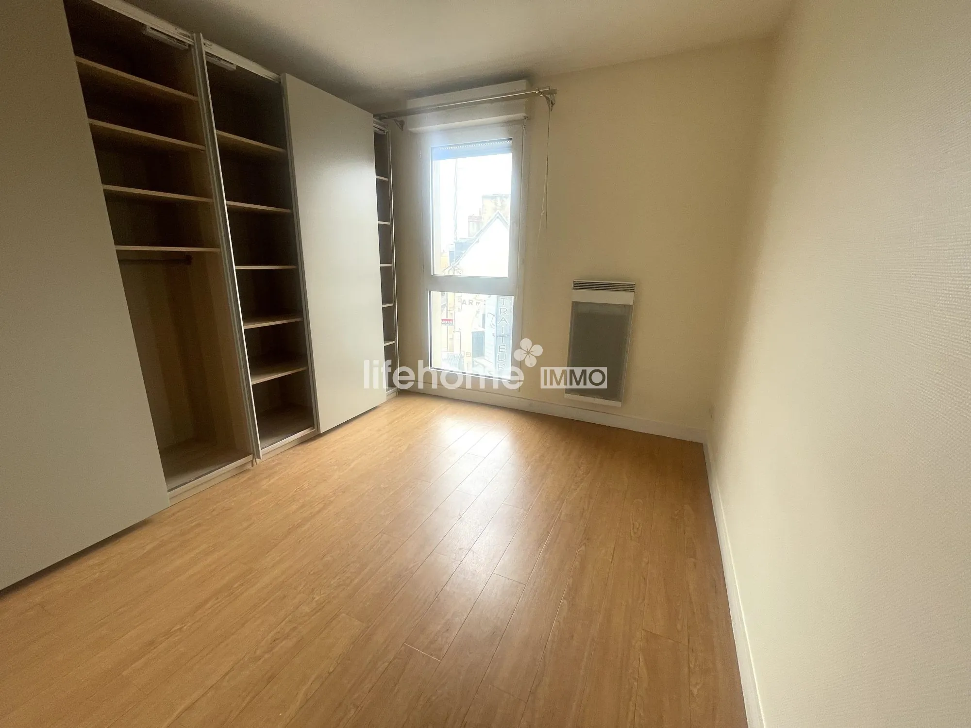 Charmant appartement T2 dans résidence senior à Châteauroux, idéal investissement sécurisé 