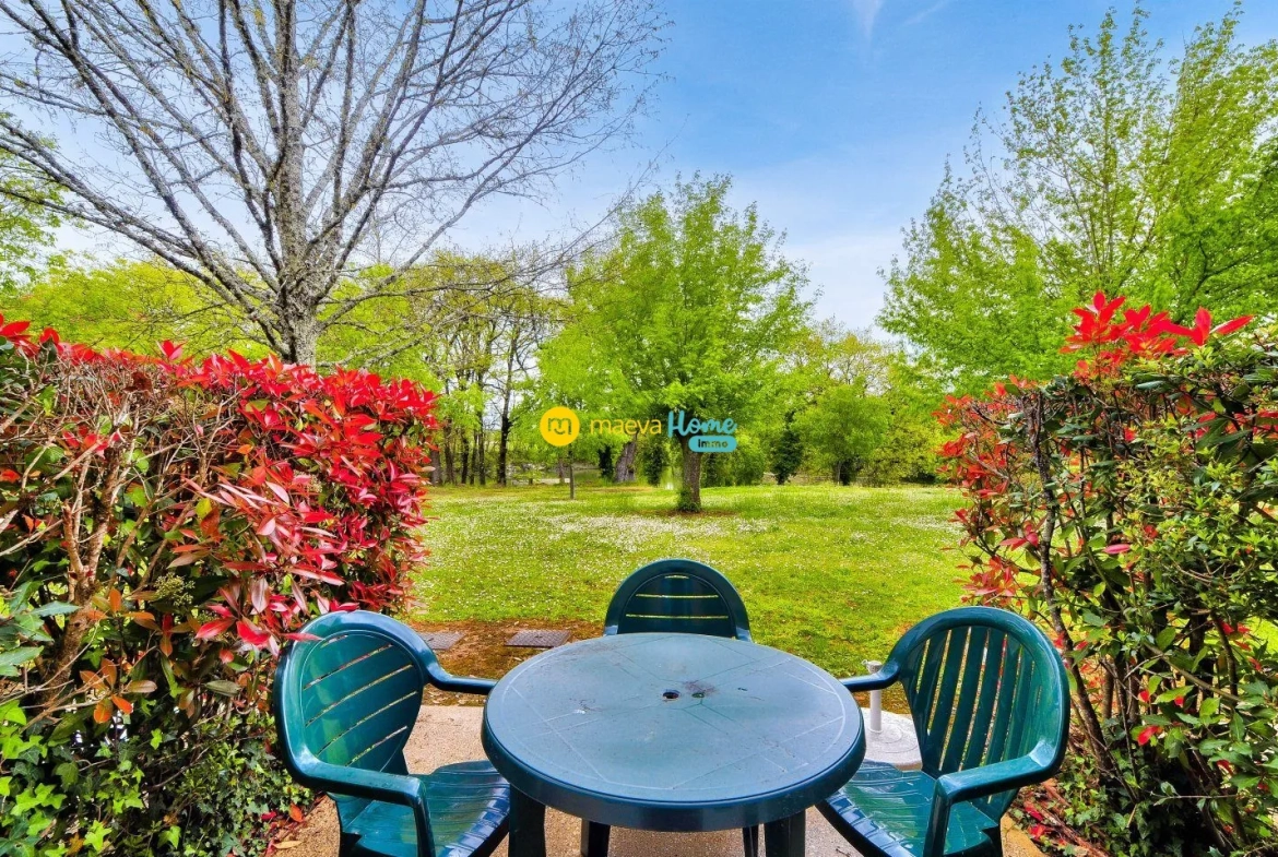 Appartement duplex avec terrasse à Monflanquin – Résidence du Lac 