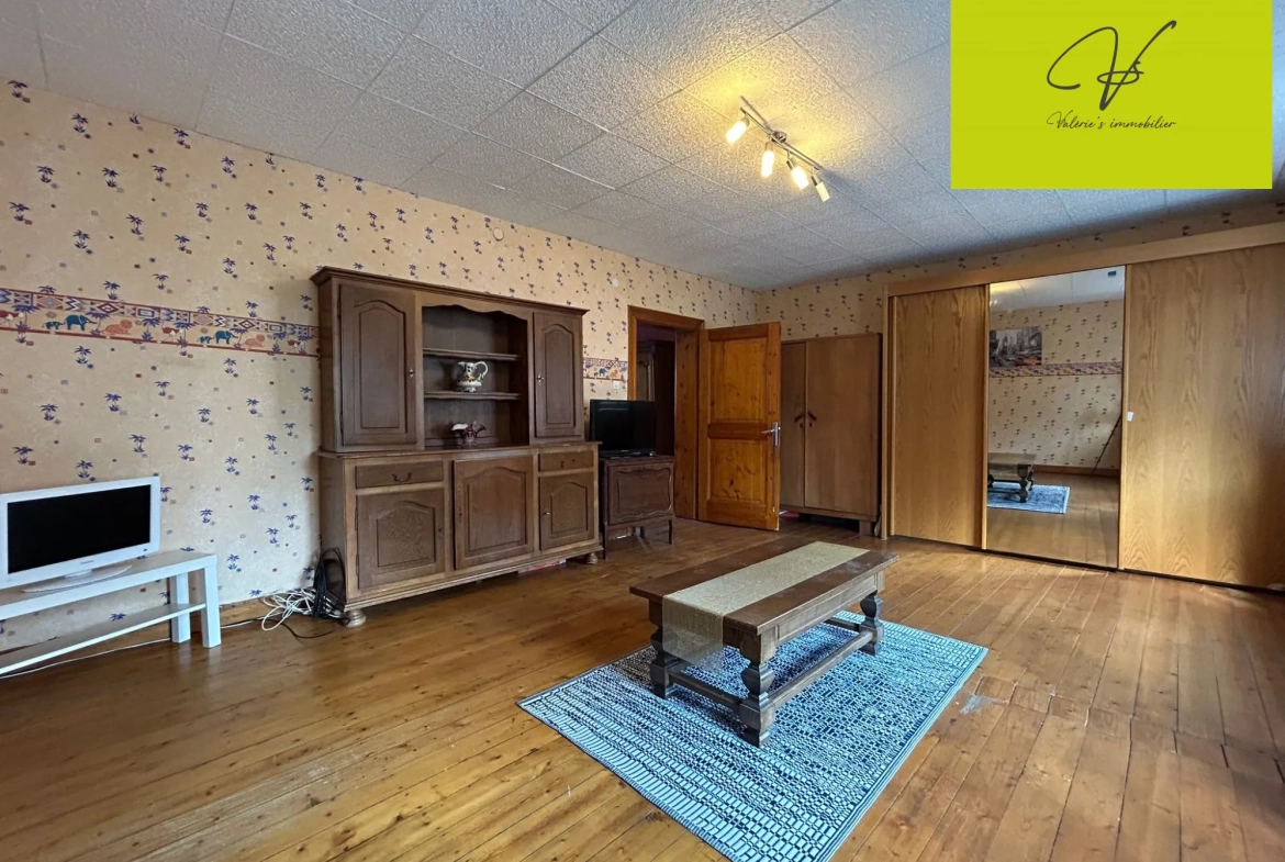 Maison semi-mitoyenne à Sarreguemines proche du centre-ville avec potentiel de création d'appartement 