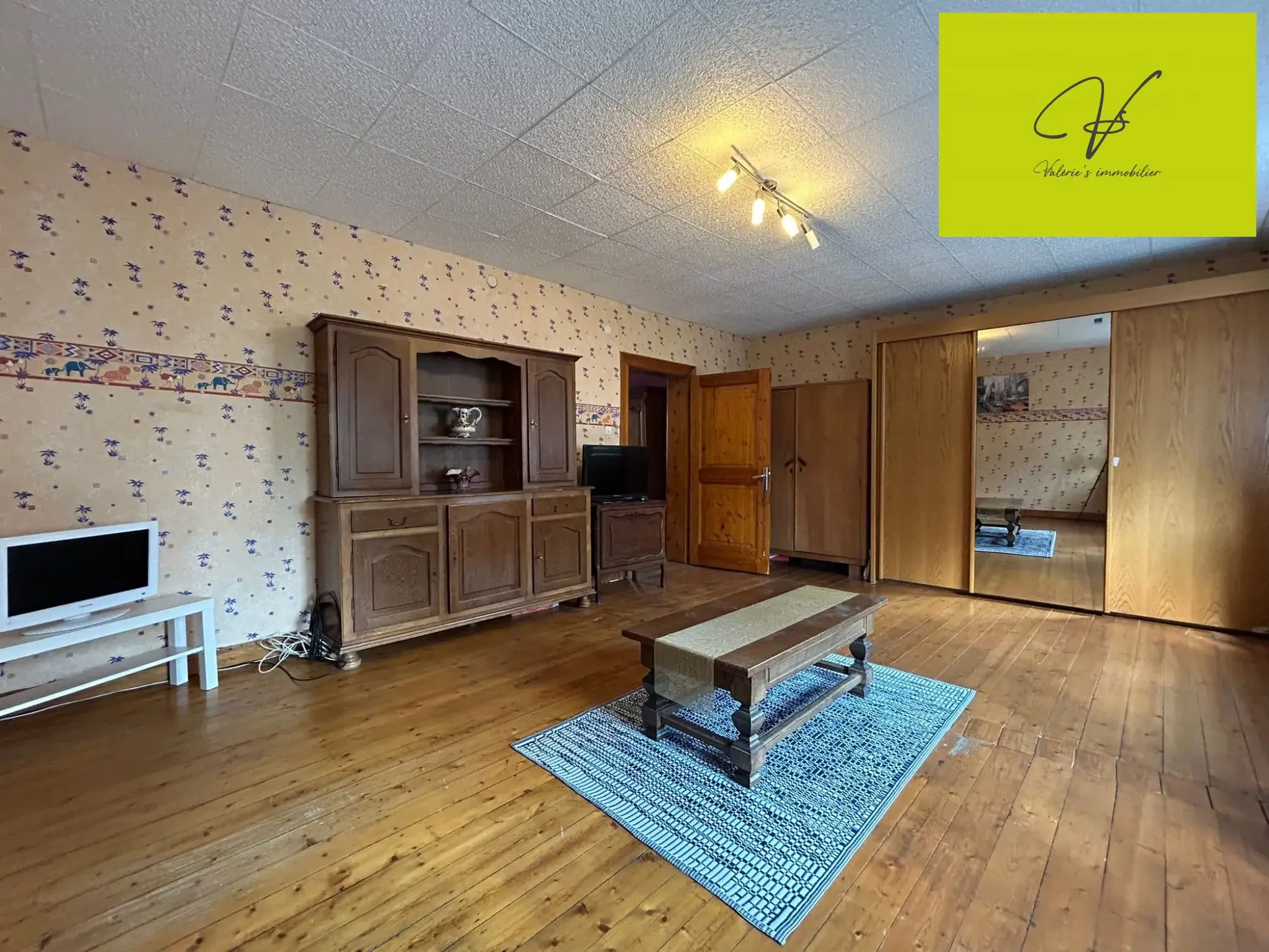 Maison semi-mitoyenne à Sarreguemines proche du centre-ville avec potentiel de création d'appartement 
