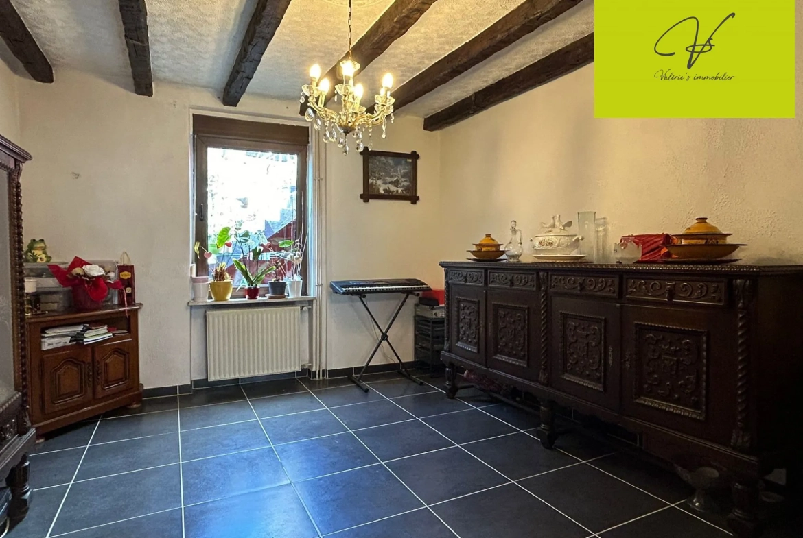 Maison semi-mitoyenne à Sarreguemines proche du centre-ville avec potentiel de création d'appartement 