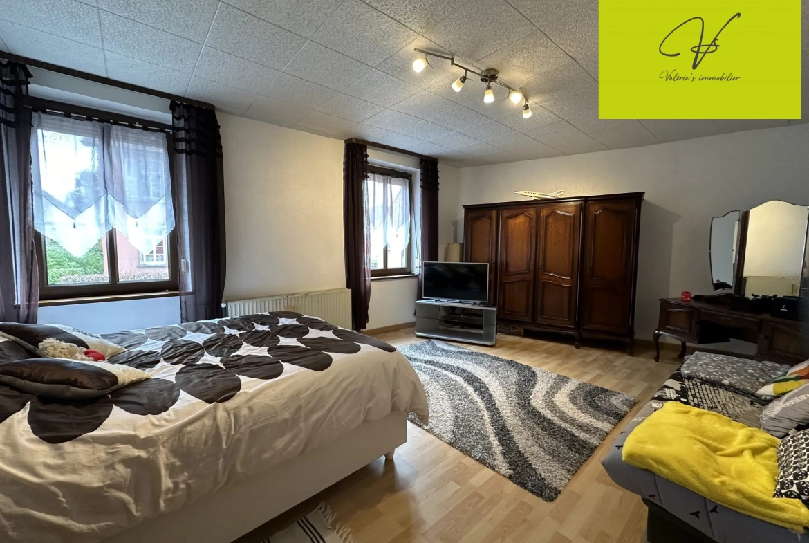 Maison semi-mitoyenne à Sarreguemines proche du centre-ville avec potentiel de création d'appartement 