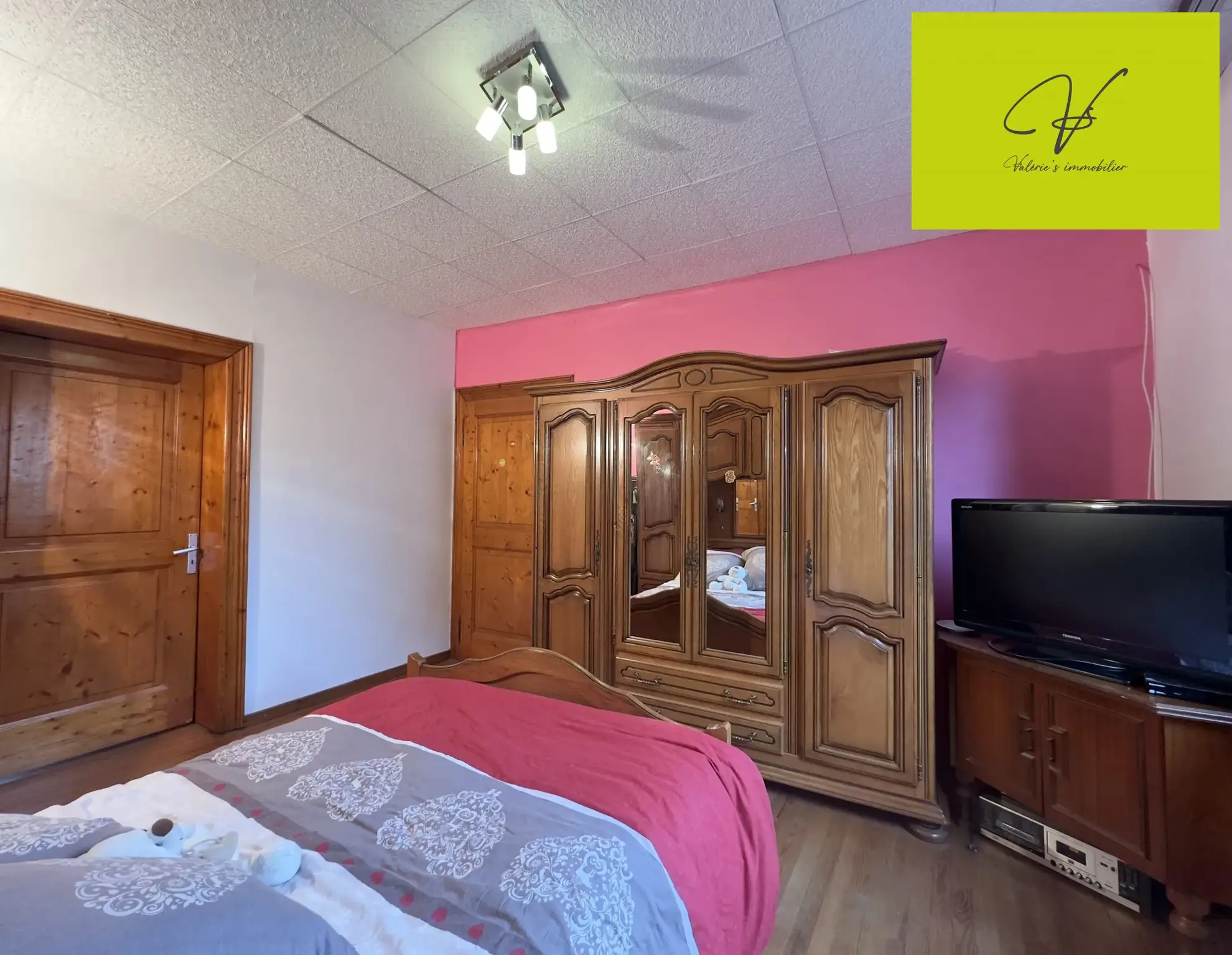 Maison semi-mitoyenne à Sarreguemines proche du centre-ville avec potentiel de création d'appartement 