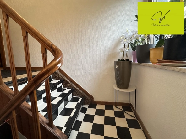 Maison semi-mitoyenne à Sarreguemines proche du centre-ville avec potentiel de création d'appartement