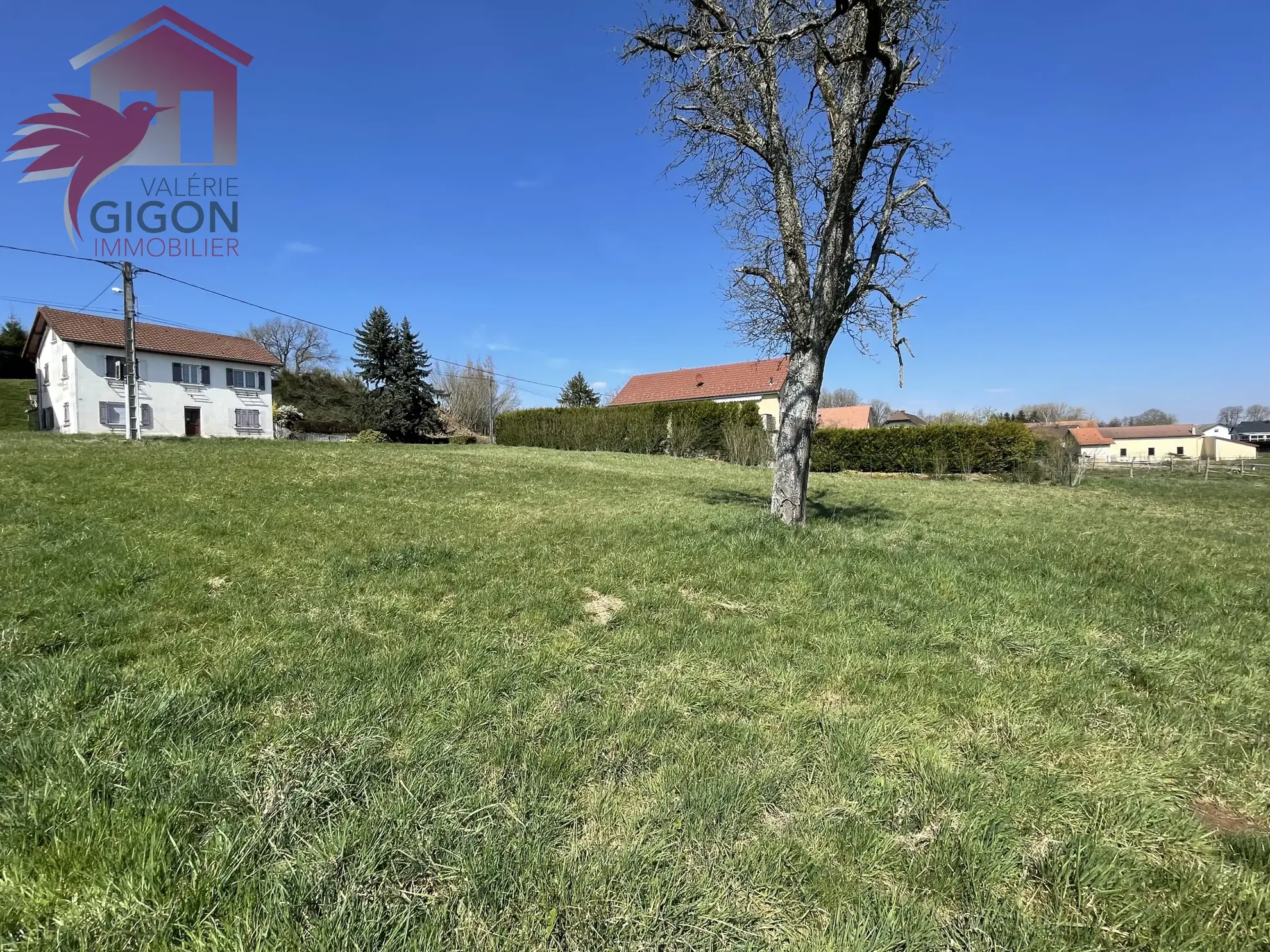 Terrain constructible à Fontaine avec vue dégagée - 13 ares 