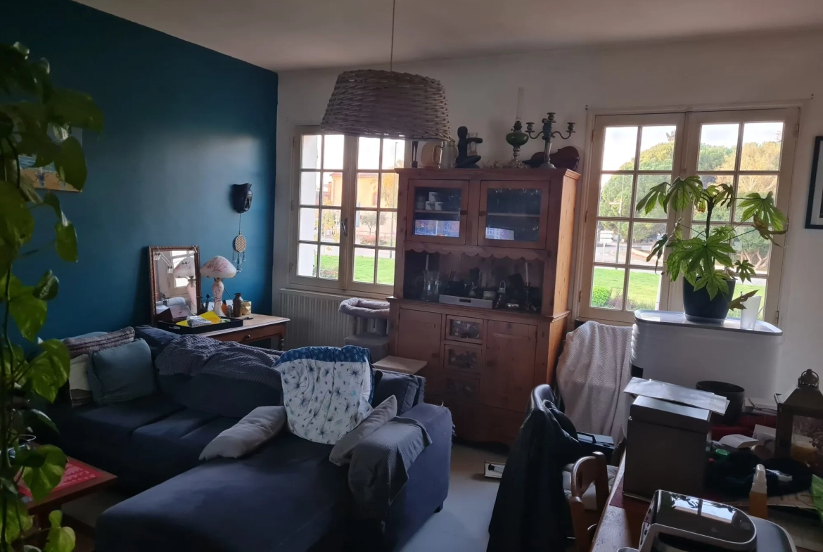 Appartement T4 traversant de 81 m² à Roquettes – Proche commerces 