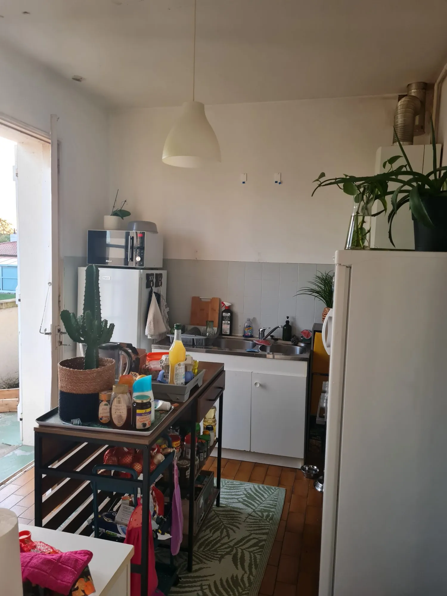 Appartement T4 traversant de 81 m² à Roquettes – Proche commerces 