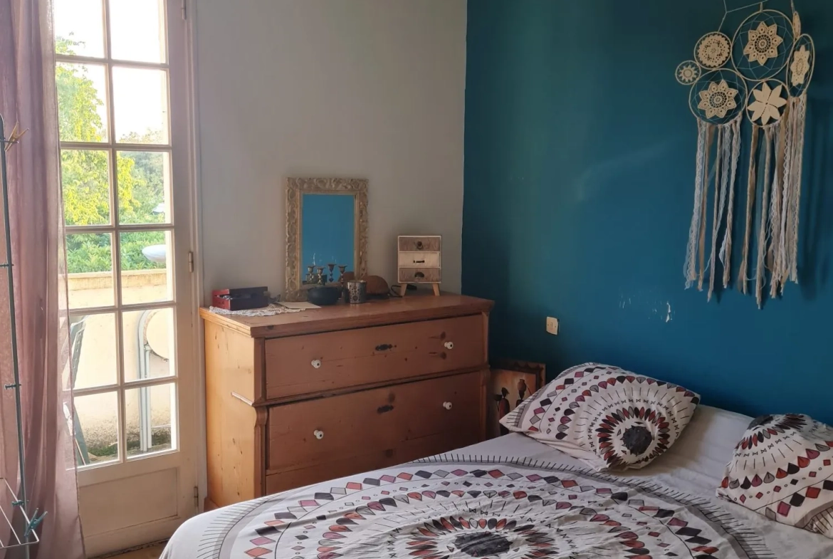 Appartement T4 traversant de 81 m² à Roquettes – Proche commerces 
