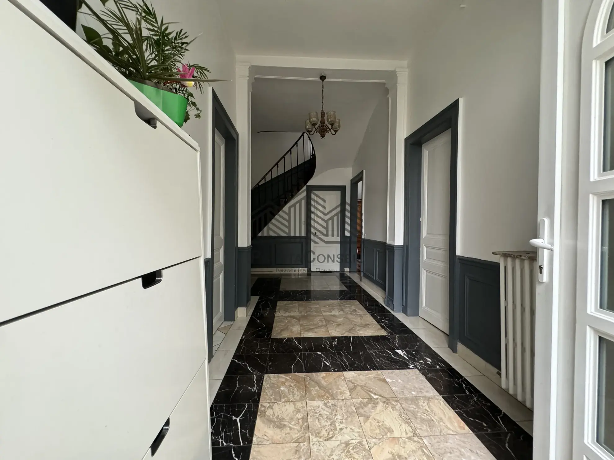 Maison de maître à Elbeuf de 168 m² avec jardin, garage, 5 chambres 