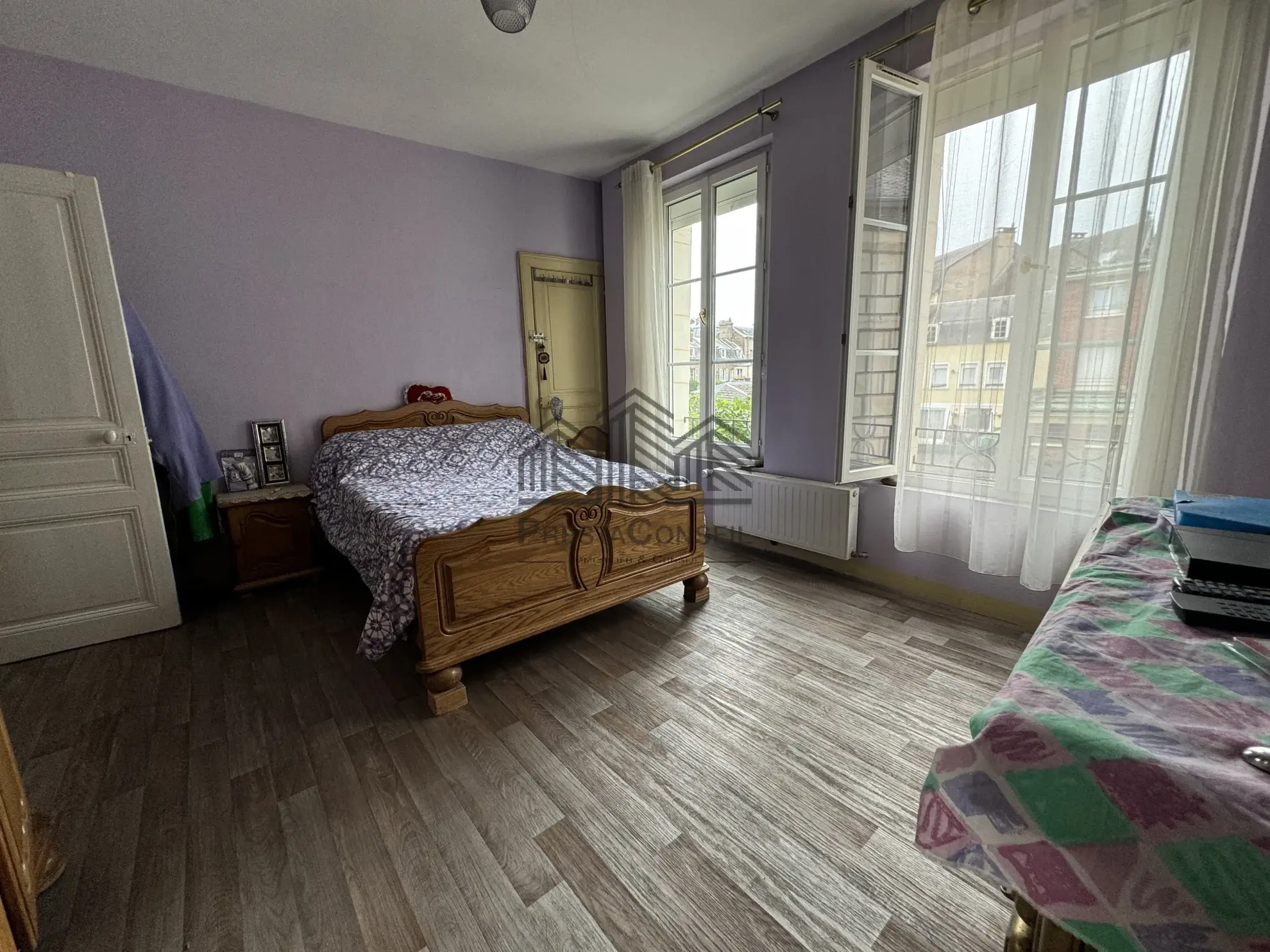 Maison de maître à Elbeuf de 168 m² avec jardin, garage, 5 chambres 
