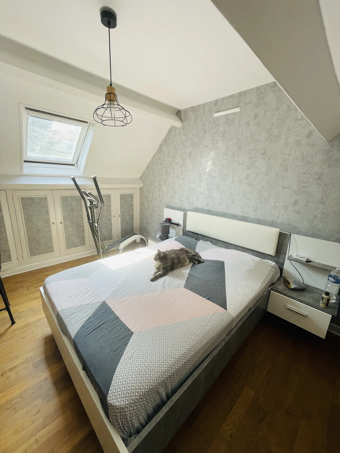 Vente d'une maison familiale à Saint-Quentin avec sous-sol complet et jardin 