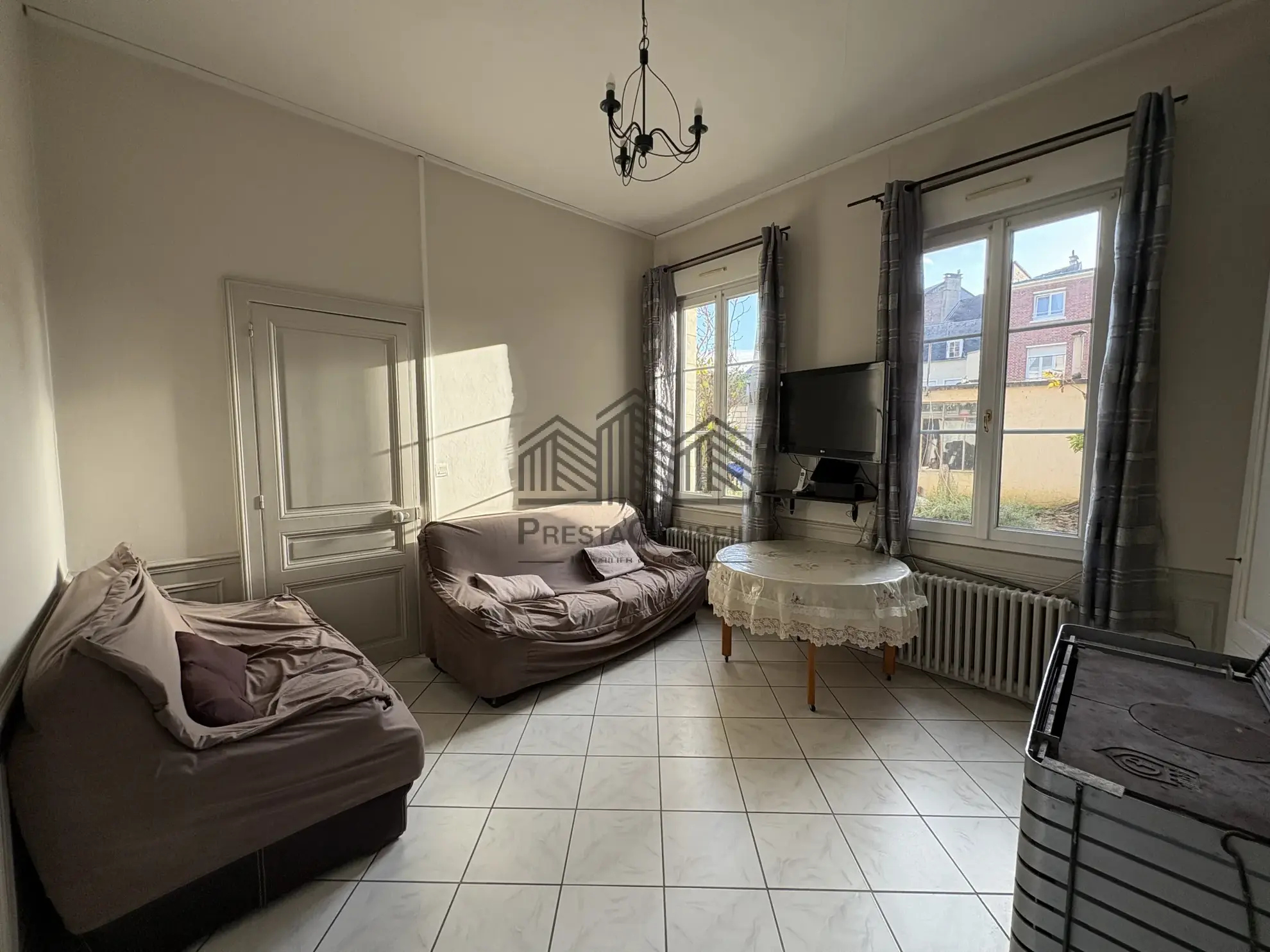 Maison de maître à Elbeuf de 168 m² avec jardin, garage, 5 chambres 
