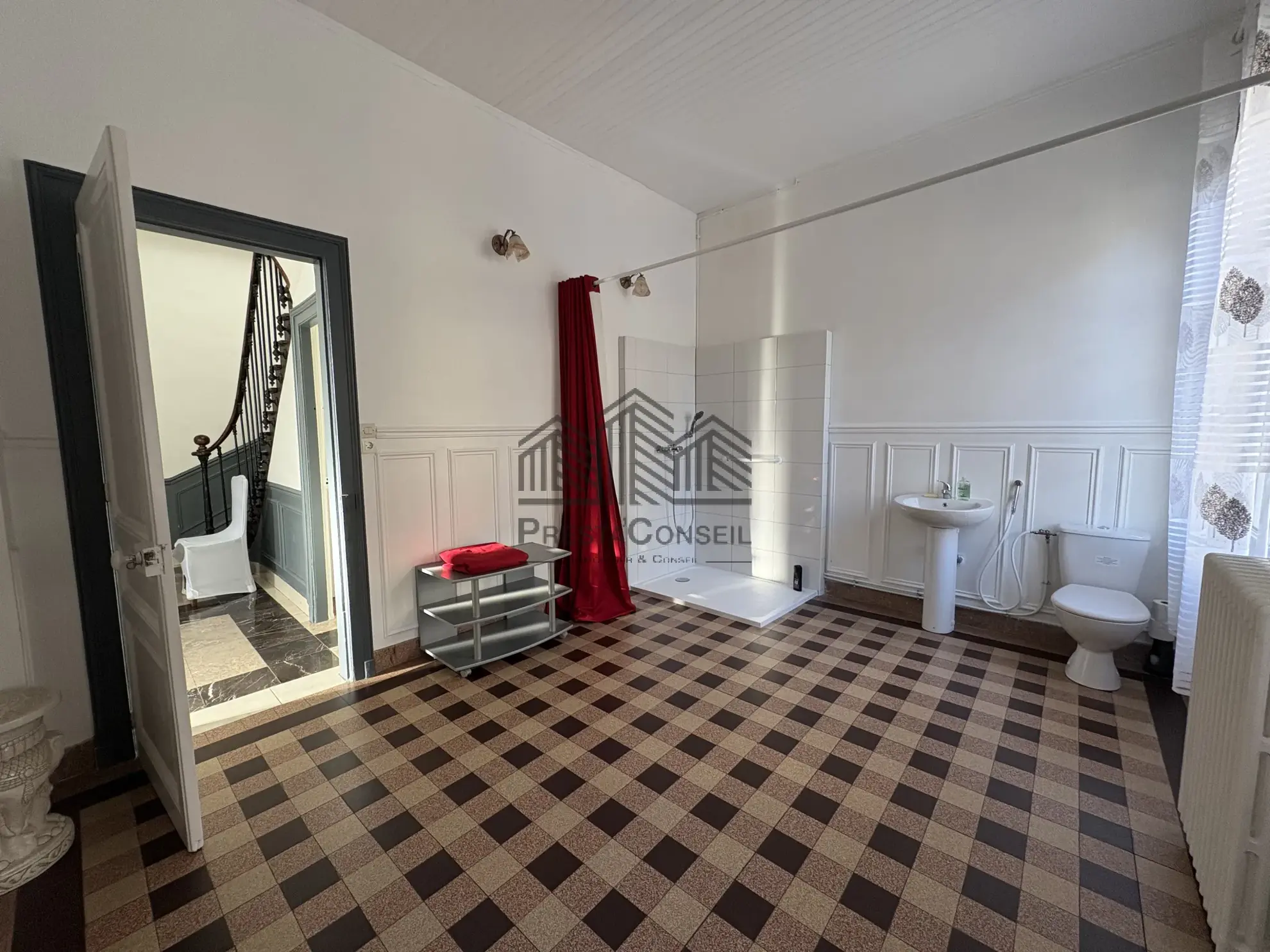 Maison de maître à Elbeuf de 168 m² avec jardin, garage, 5 chambres 