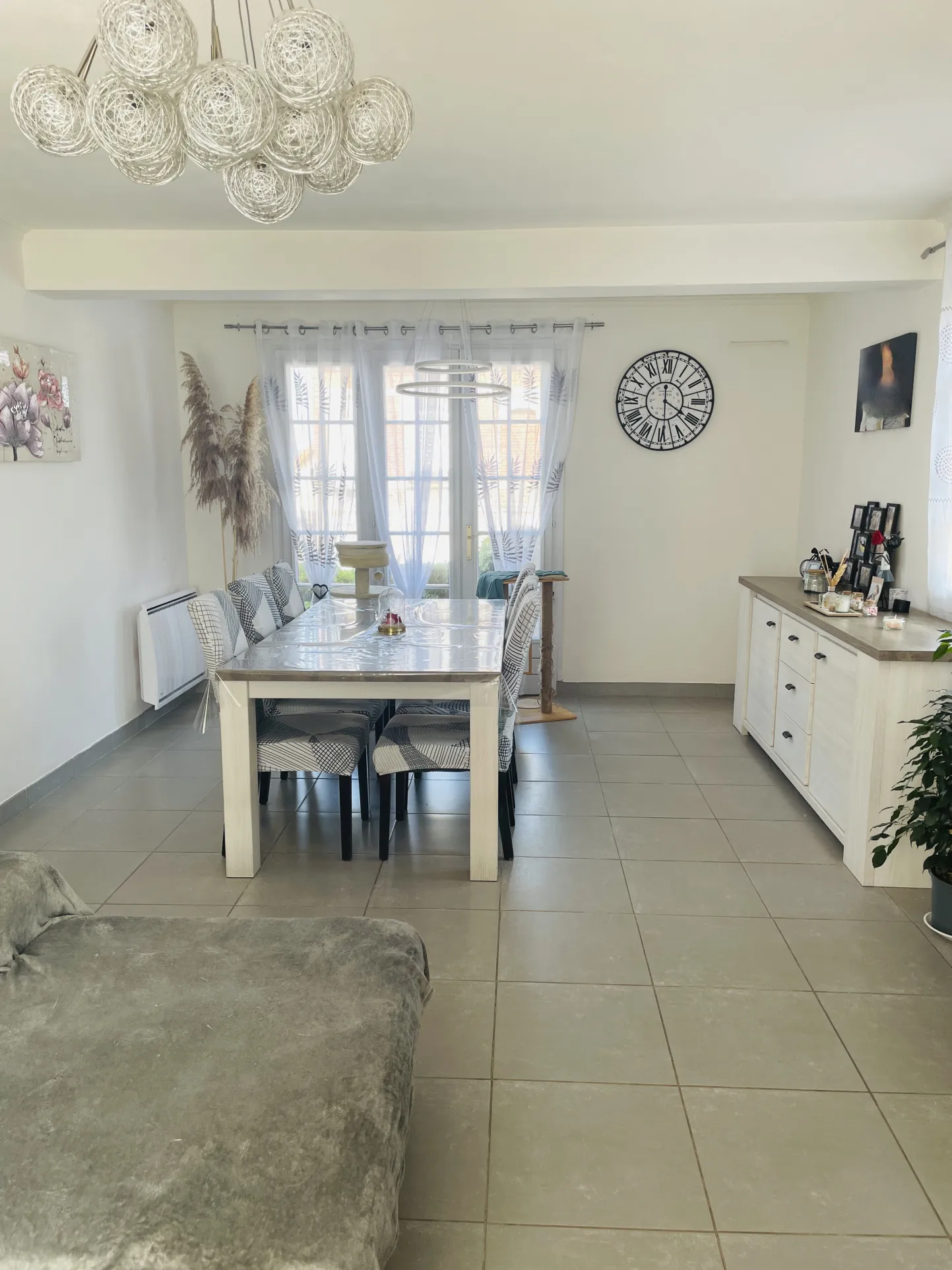 Vente d'une maison familiale à Saint-Quentin avec sous-sol complet et jardin 