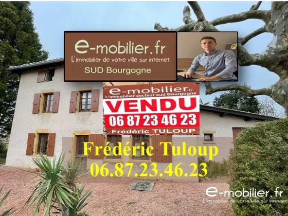 Maison à vendre à Charlieu de 172 m² avec grand terrain et charme authentique