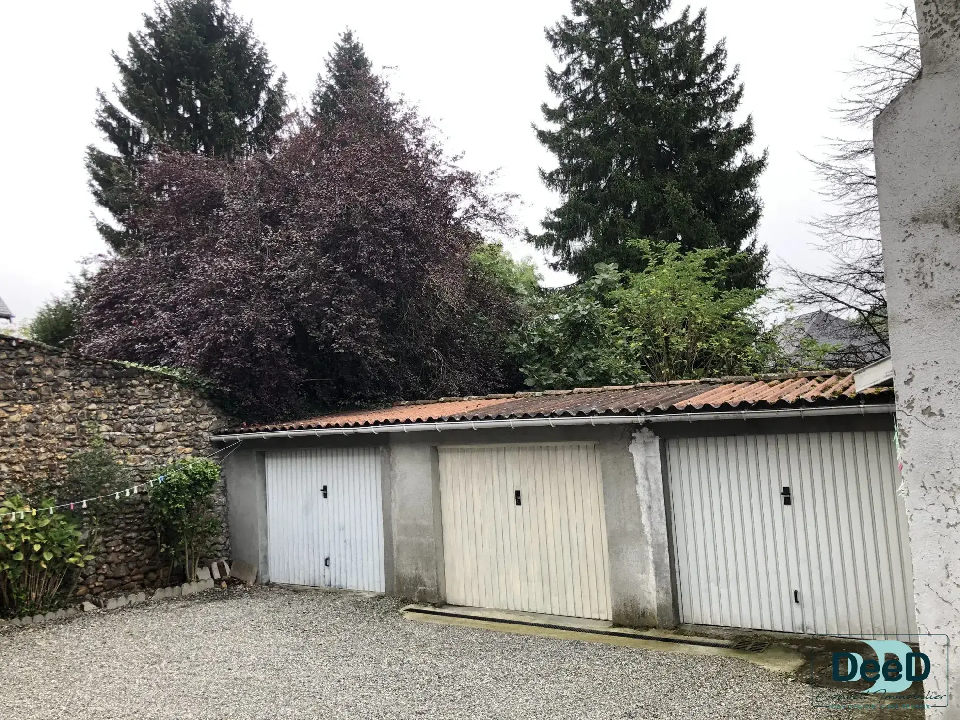 Immeuble à vendre à LANNEMEZAN avec potentiel locatif et garages 