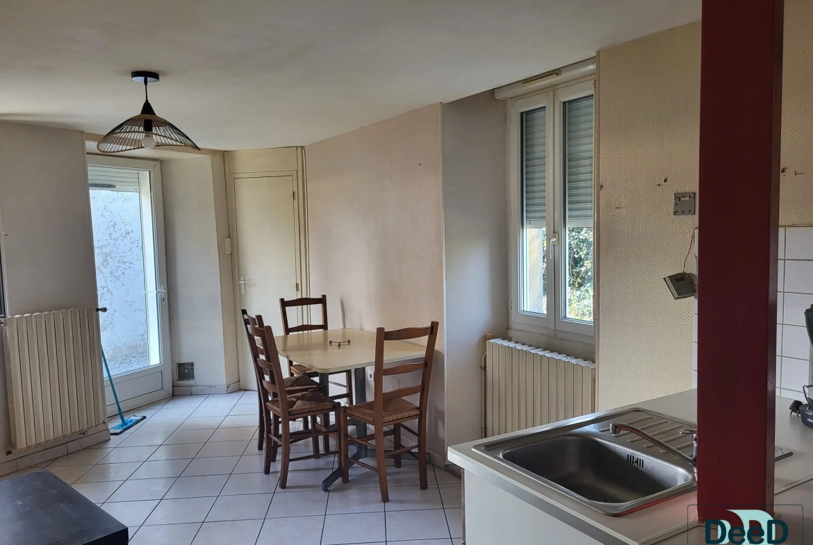 Immeuble à vendre à LANNEMEZAN avec potentiel locatif et garages 