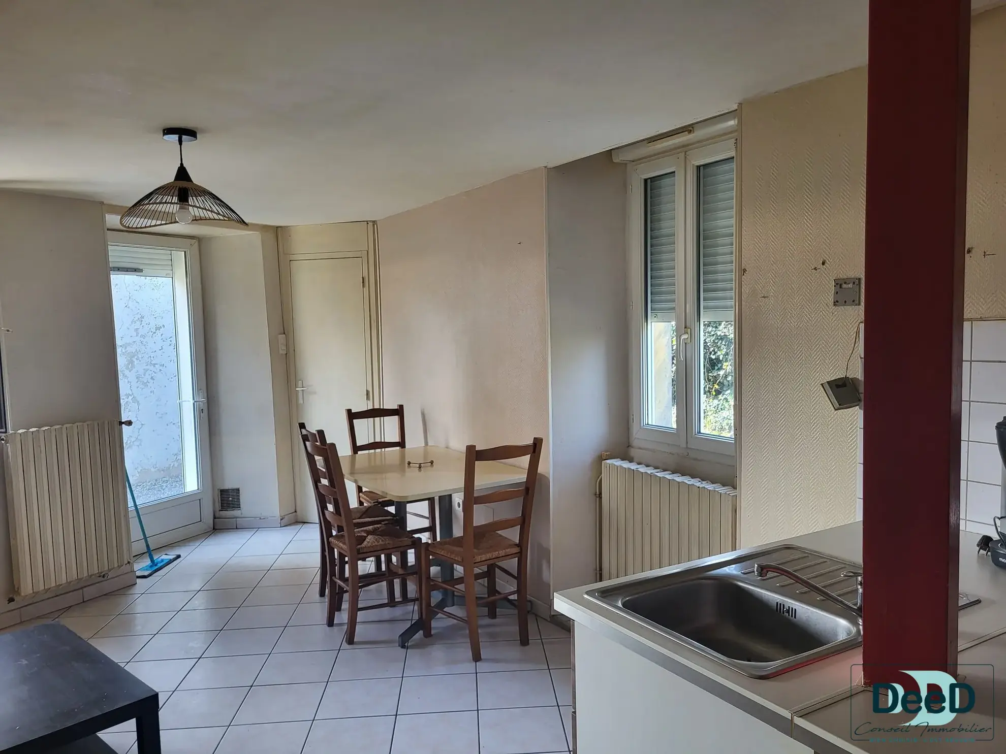 Immeuble à vendre à LANNEMEZAN avec potentiel locatif et garages 