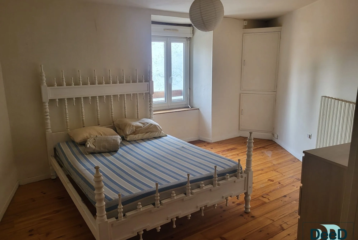 Immeuble à vendre à LANNEMEZAN avec potentiel locatif et garages 