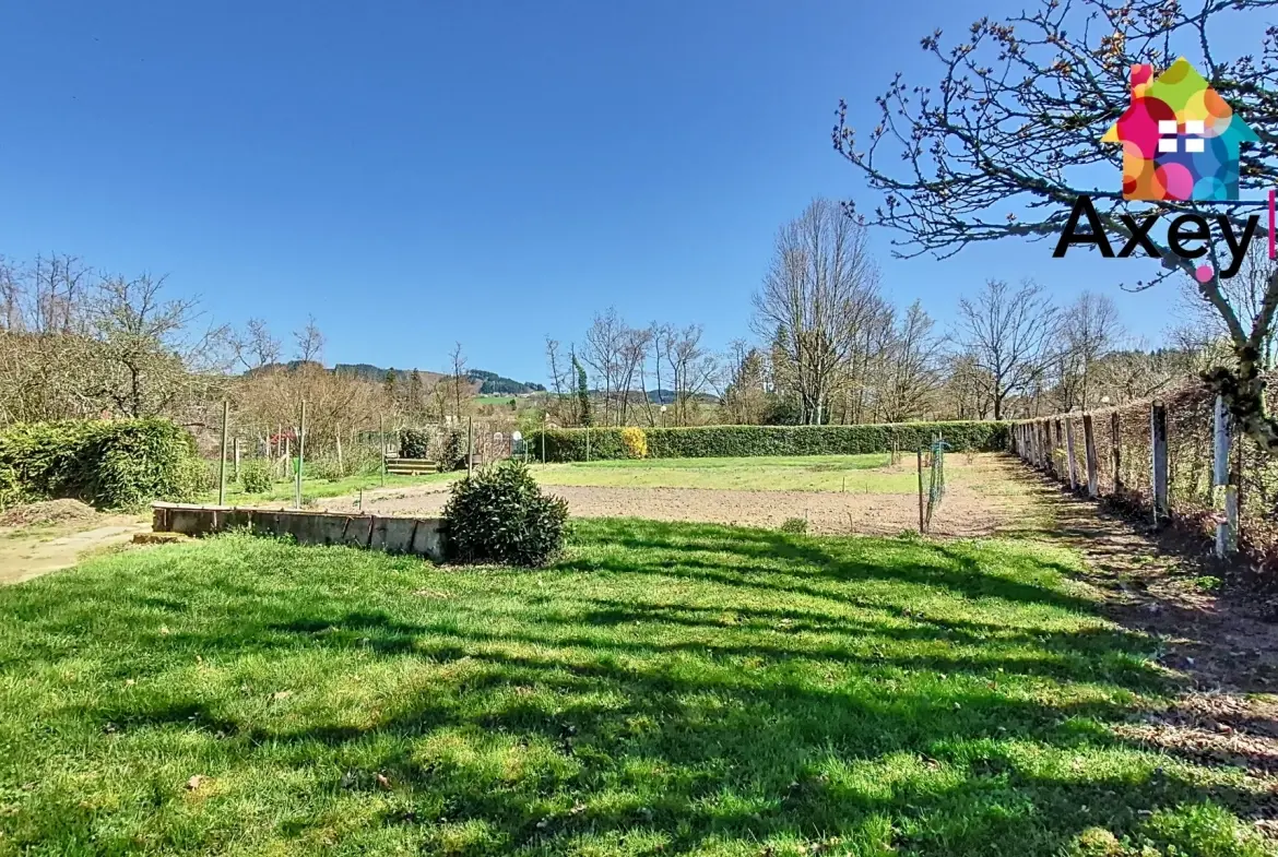 À vendre maison 4 chambres avec grand terrain à Chauffailles 